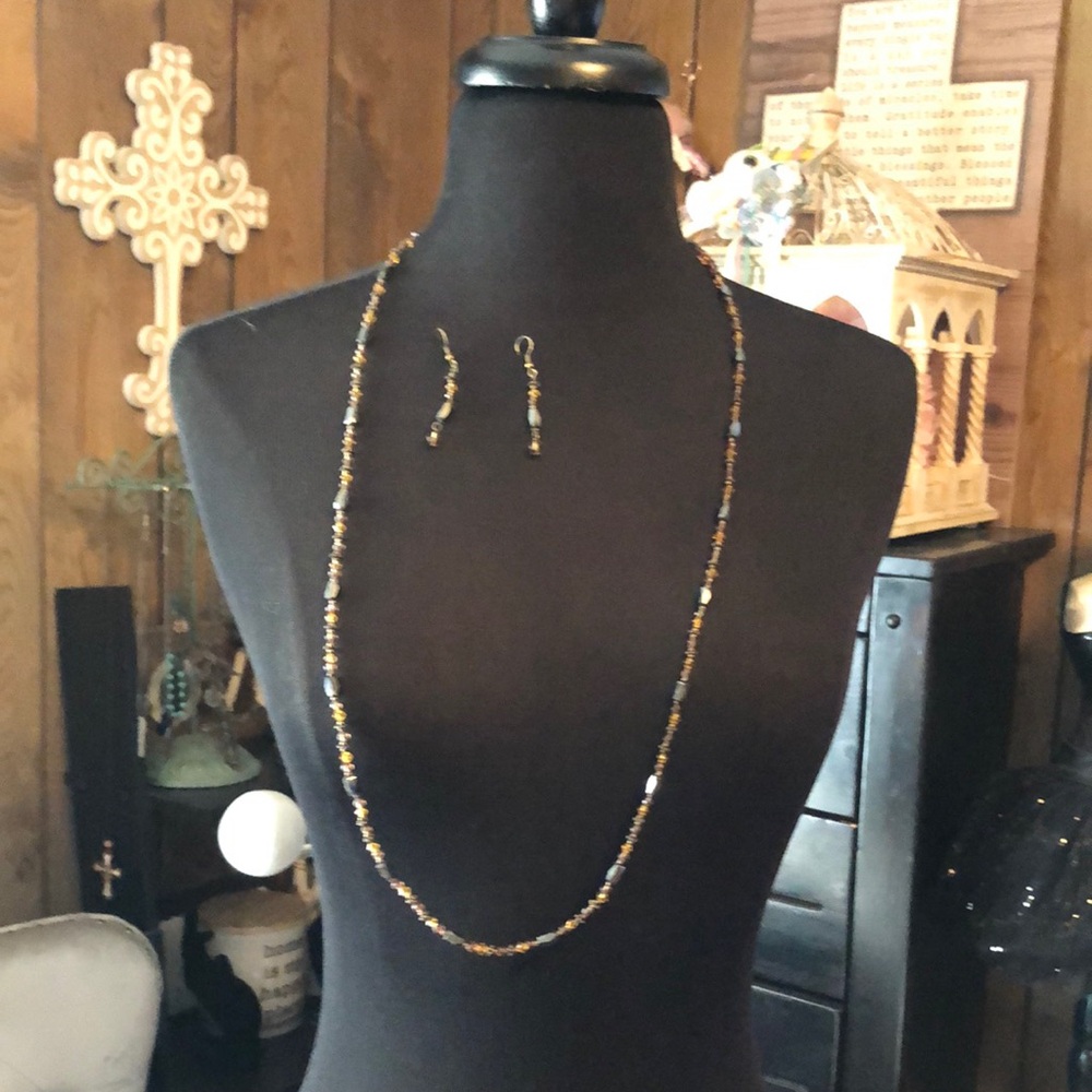 Vintage AVON Magnetic Earrings & Necklace Set